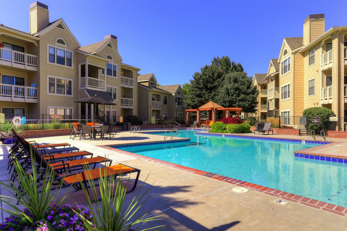 HuntingtonApt's tweet photo. You can live, work and prosper from this amazing setting!  #TheHuntington  #ResortStyleLiving  #SEBoise  #DoNotMissOut https://t.co/I1KBMcLCjb