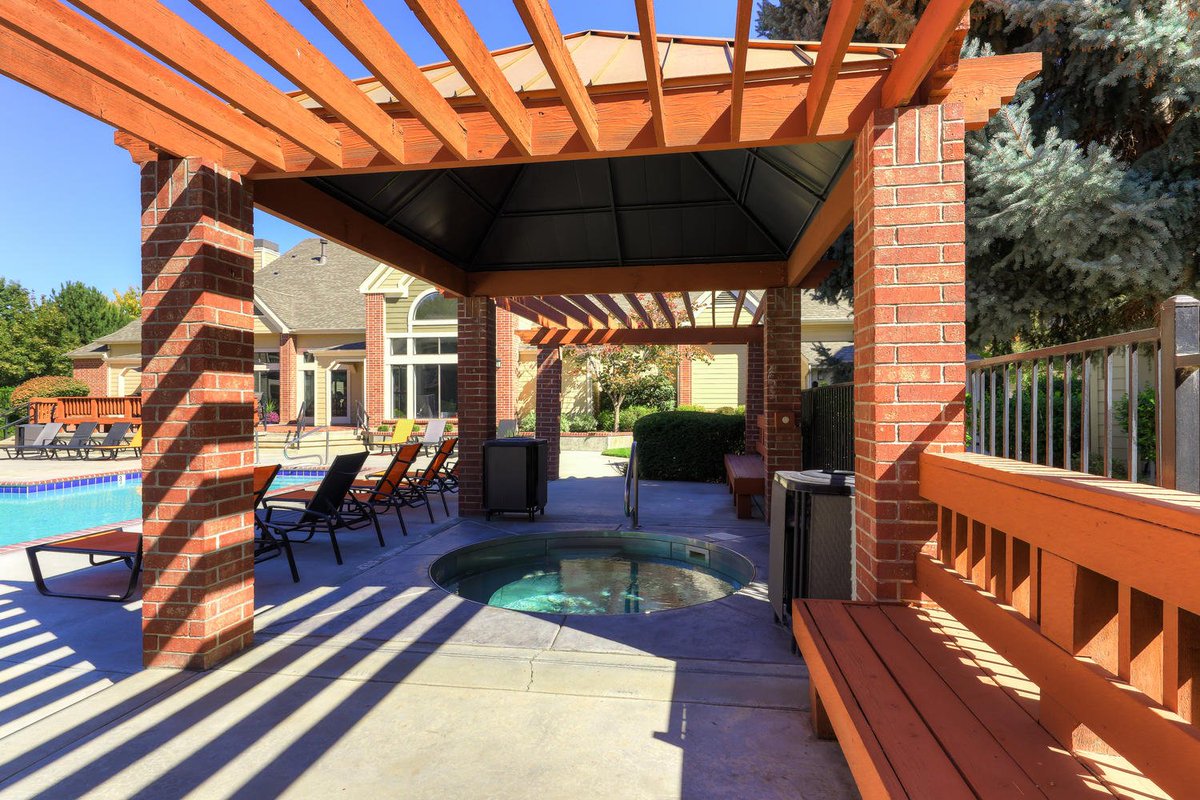 HuntingtonApt's tweet photo. You can live, work and prosper from this amazing setting!  #TheHuntington  #ResortStyleLiving  #SEBoise  #DoNotMissOut https://t.co/I1KBMcLCjb