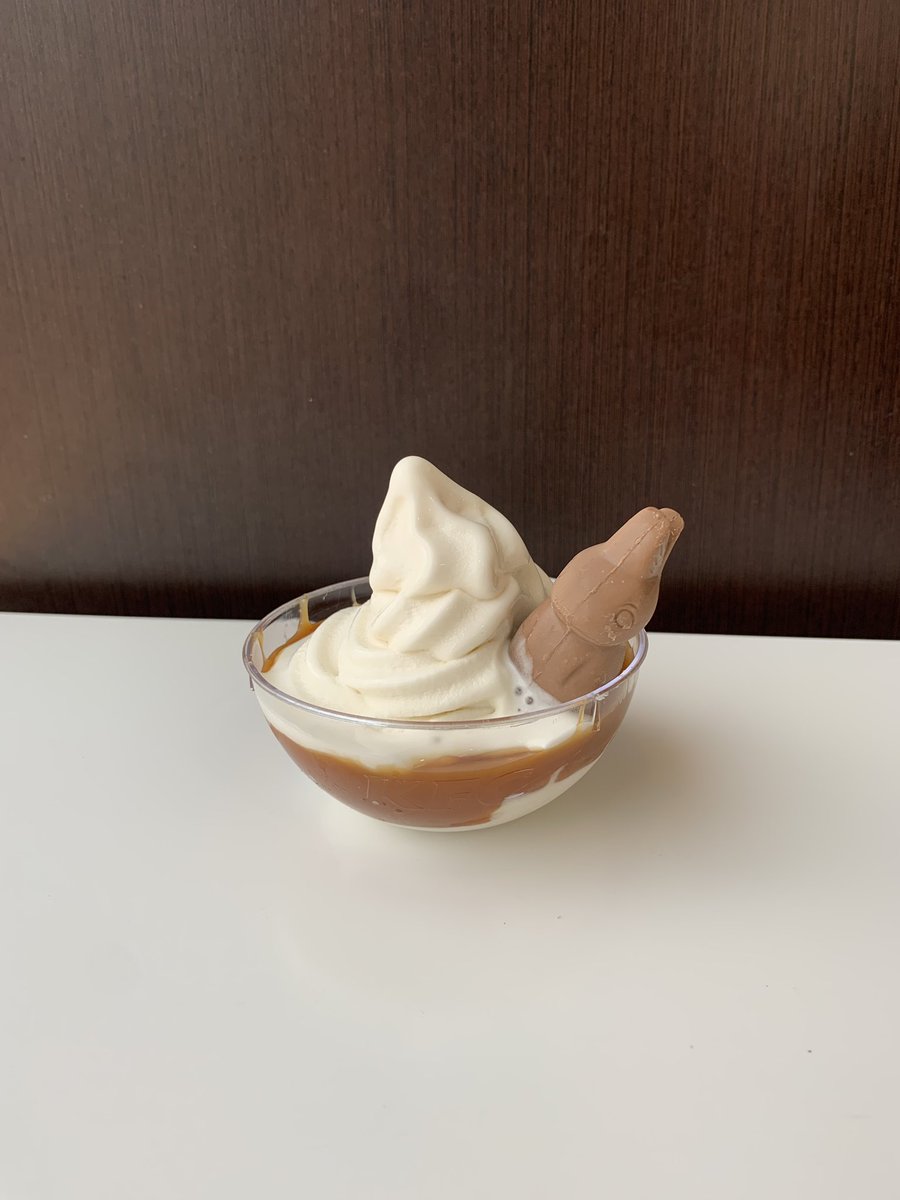 gastrotourDF's tweet photo. Amo los conejitos Turín porque me recuerdan a una persona muy especial que es mi hermano y cada que veo un postre o algo con conejito trato de probarlo como el #kreamballconejitos de @KFC_MEXICO https://t.co/Mn1dD50mEa