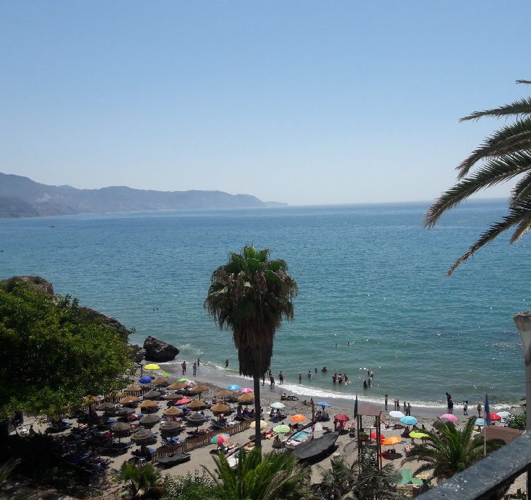 raiders_travel's tweet photo. Day 3: Nerja and Granada. We toured the Nerja caves and then spent the day exploring this cute beach town. #eftours https://t.co/yrolW1G8rb