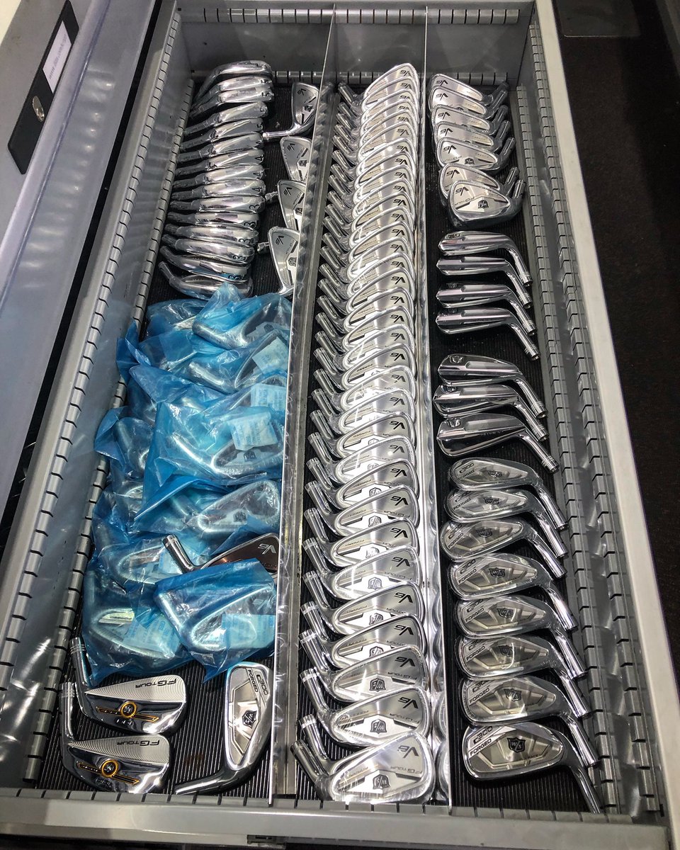 WilsonGolfEU's tweet photo. A look into one of the draws on the @WilsonGolf European ‘Tour Lab’ Truck 🔴⚫️ #Wilson #TourLab https://t.co/4bPcCImMDu