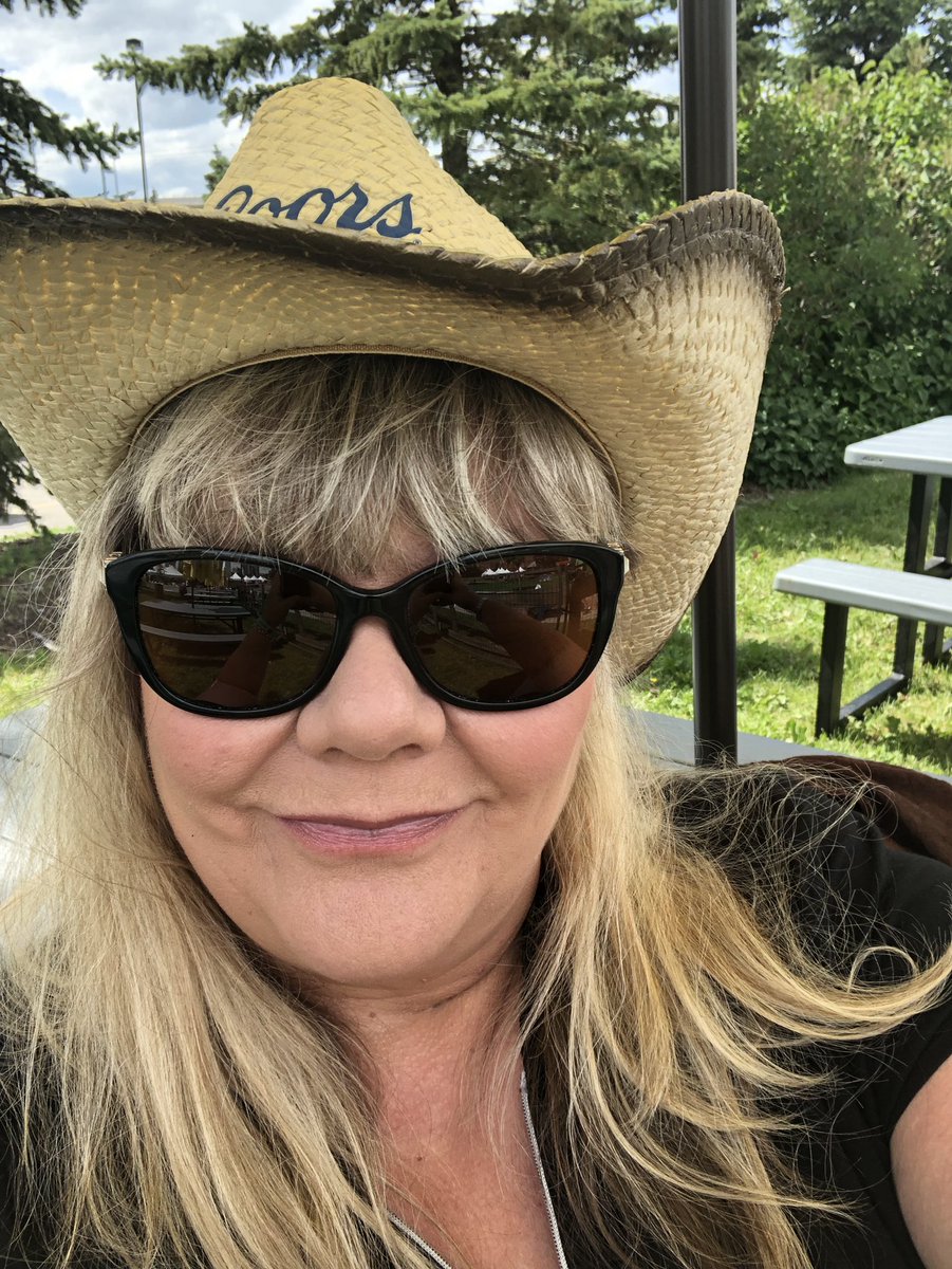 TaraNoland's tweet photo. What a beautiful day for the sold out show here @RoundupMF!! Amazing lineup with @DougAndTheSlugs @theheadstones @BlondieOfficial and @BillyIdol!! #RoundupMF #Stampede2019 https://t.co/2yTzODdWid