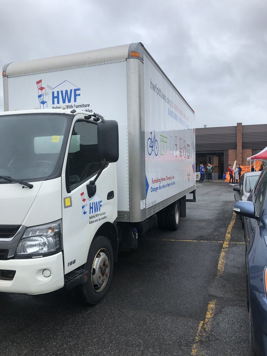 hwfottawa's tweet photo. On the road again tonight with #YellowCanary and #Chikadee heading to Orleans to do 10 pickups and furnishing 5 homes @ACPoliceStudies alumni’s joining the fun Another fast pace night ahead #Goteamgo #Ottawa https://t.co/iirUPd7fkC