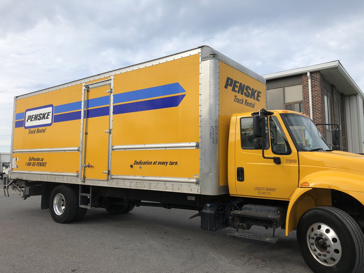 hwfottawa's tweet photo. On the road again tonight with #YellowCanary and #Chikadee heading to Orleans to do 10 pickups and furnishing 5 homes @ACPoliceStudies alumni’s joining the fun Another fast pace night ahead #Goteamgo #Ottawa https://t.co/iirUPd7fkC