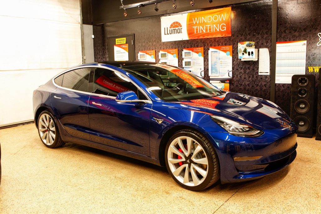 ReedersAutoTint's tweet photo. Tesla PPF film https://t.co/itV0WRAQAk https://t.co/8PgZ7bTbeH