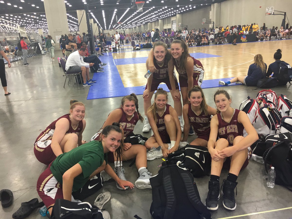 MT Elite Ducks Sapphire fall 35-32 to Tennessee Flight in pool play game 2 @BattleintheBoro in Louisville, Kentucky! Sapphire is 1-1 and plays tomorrow at 11:45 Ct 49 vs Ohio Future Premier! #MTEDFamily #SapphSisters