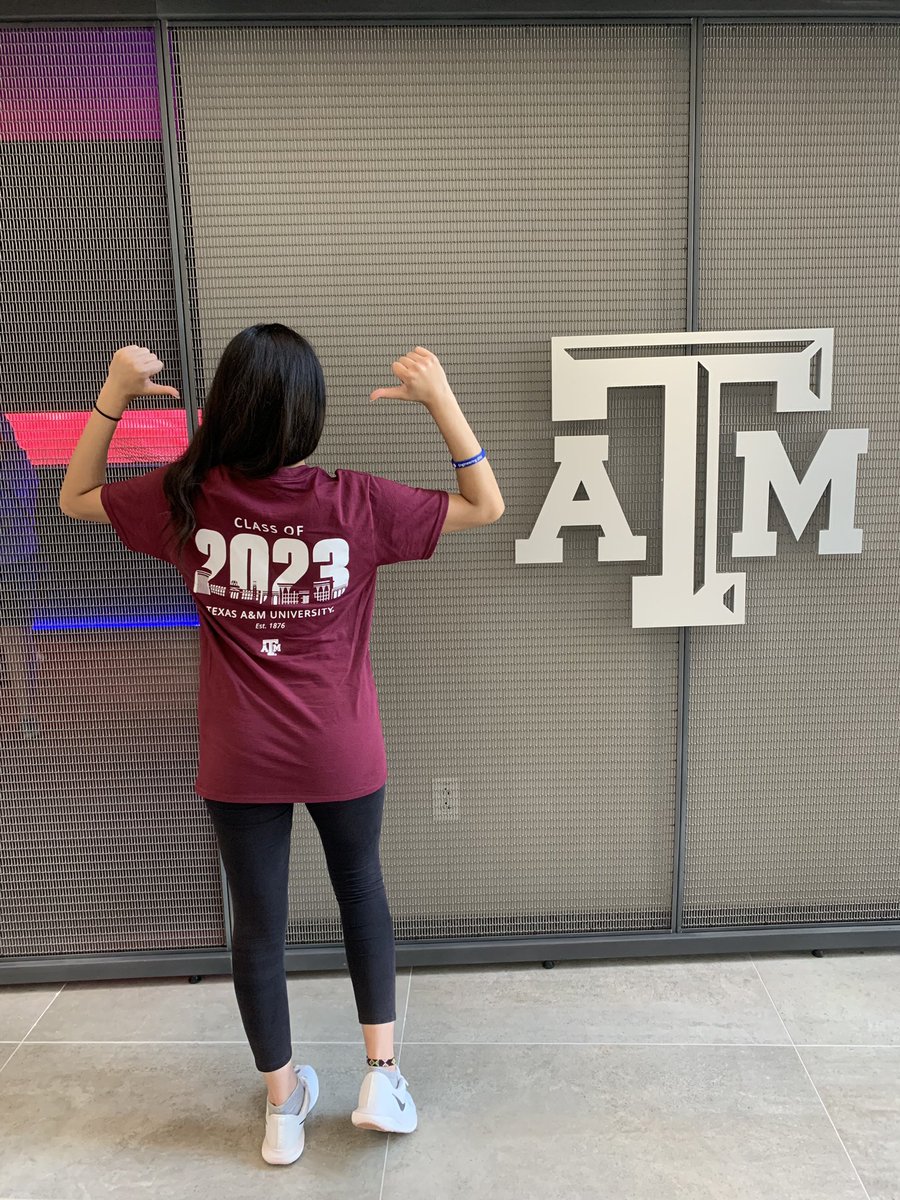 Mashalsss's tweet photo. Officially a part of the best school in the nation! #Tamu23 #ayyyyyy #gigsongigsongigs https://t.co/y8ppVUrkCR