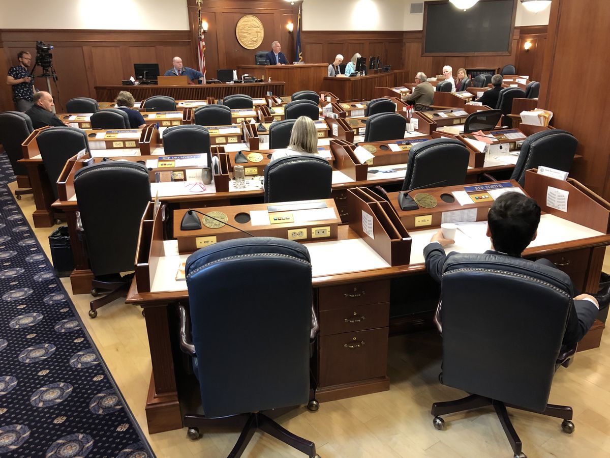 adndotcom's tweet photo. With 22 lawmakers absent, a joint session of the Alaska Legislature in Juneau fails to override Gov. Dunleavy's budget vetoes https://t.co/HyJHEb3lMR https://t.co/IDrIhetfwD