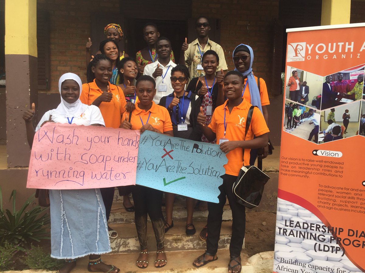 Youthariseorg's tweet photo. Comm -Serv’19 -Day 2&3
Innovation Model(Sanitation Outreach)
Team Integrity ✊🏿 The team visited the Ejisuman taxi rank on day 1 and visited the Kotei RC basic school on day two. At the school the team spoke on a number of topics....
#YAO
#LDTP
#CommServ https://t.co/5pt48IlQ2V