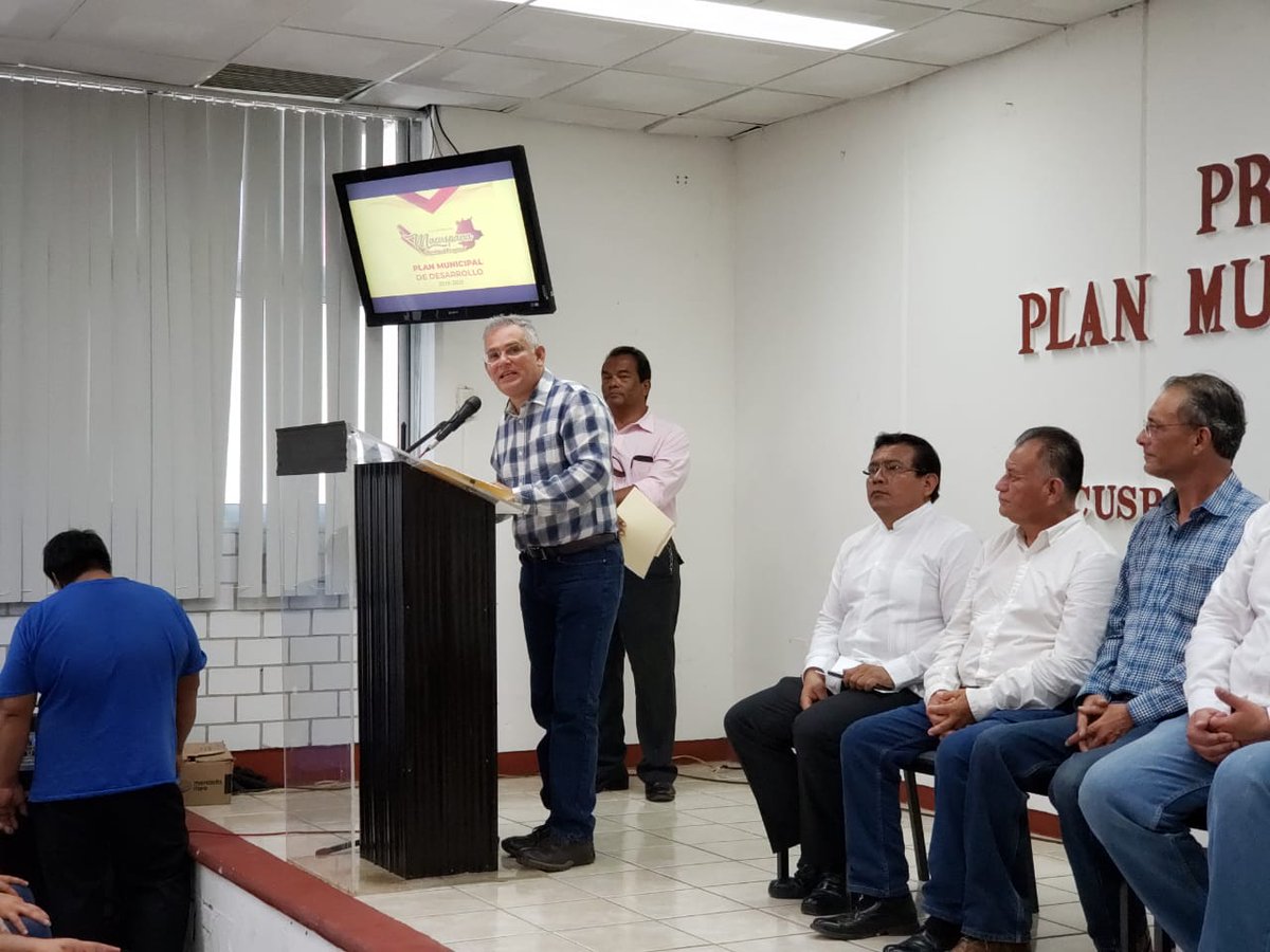 AMacuspana's tweet photo. Hoy el alcalde @Roberto_Villalp presentó el 𝗣𝗹𝗮𝗻 𝗠𝘂𝗻𝗶𝗰𝗶𝗽𝗮𝗹 𝗱𝗲 𝗗𝗲𝘀𝗮𝗿𝗿𝗼𝗹𝗹𝗼 𝟮𝟬𝟭𝟵-𝟮𝟬𝟮𝟭 que contiene las metas que habrán de cumplirse para lograr la transformación de #Macuspana y el bienestar de muestra gente. https://t.co/BNQ6ZzvTta