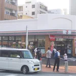 沖縄にセブン初上陸!列がコミケのようだ!
