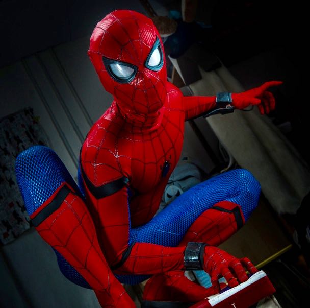 Cosplayer LensesFactoryHK makesSpiderMan mask complete with movable ...