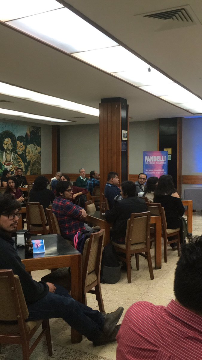 jazzbasurto's tweet photo. Apunto de que comience @GFadanelli con su plática. https://t.co/l5CPhFbyiT