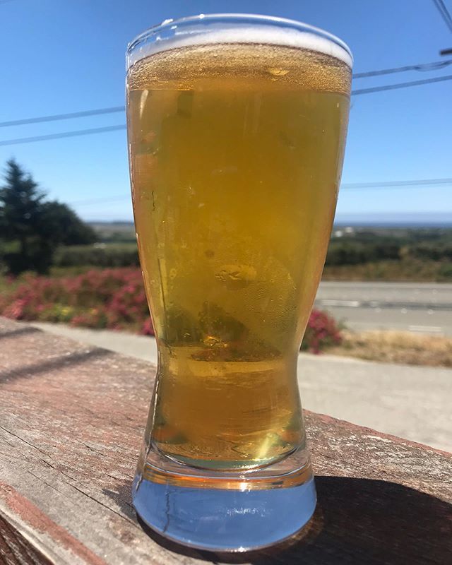 Beer + outside seating + sunshine = Happy Humboldt Humpday! .
.
.
#sixriversbrewery #westcoastipa #ipa #indiapaleale #sunshine #daytime #patio #6riversbrewery #craftbeer #cocktails #restaurant #humboldtfoodies #drinkbeerlikeitsyourdayjob #mckinleyville #… ift.tt/32mhrQD