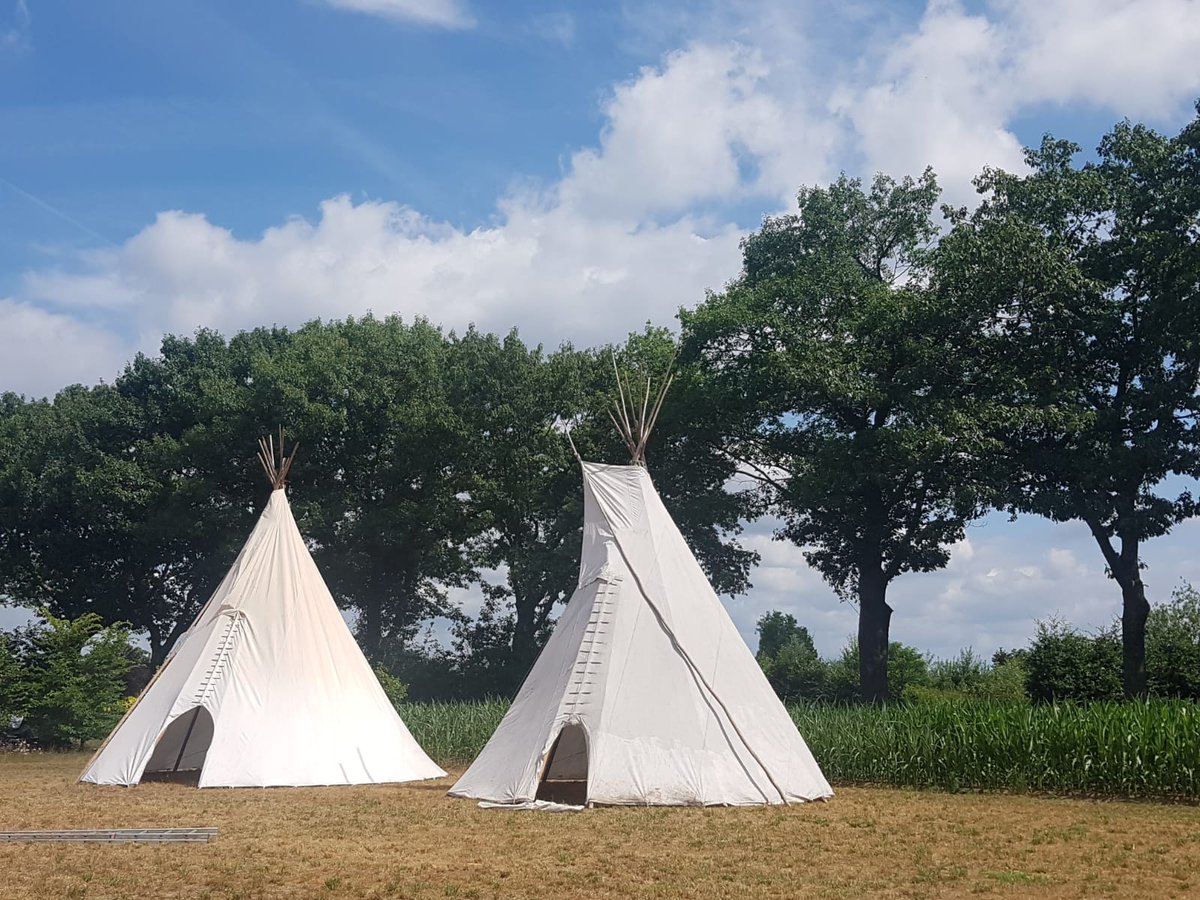 mysticalff's tweet photo. We zijn al druk in de weer met de opbouw van de Mystical Fantasy Fair! Hier alvast een voorproefje...
Wil je het niet missen? 
Bestel nu je kaarten online! (https://t.co/bj1LxzuCXF)
Tot snel. https://t.co/0Ky5bWY9qj