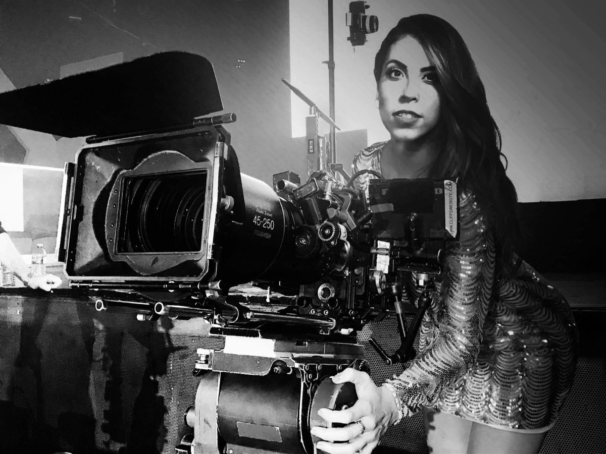 HorrorGuerrero's tweet photo. Heels. Camera. Action!🎬💋
It's been interesting journey pitching in the room. I guess you win some... you loose most. But! keep ur head high and keep working your ass off. Your time will come✊🏽 A lo que sigue!
#tbt #SomosMujeres #chingona
#LaMuñecaDelTerror
#8k #redhellium8k https://t.co/jjlsk5HzM1