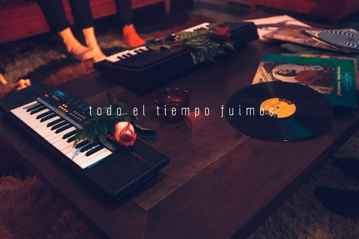 Felices y manijas porque 
HOY a las 22:00 sale el nuevo single en el que estuvimos trabajando #Todoeltiempofuimos🎶. Pueden verlo acá youtu.be/EO5c8zDQrFQ.