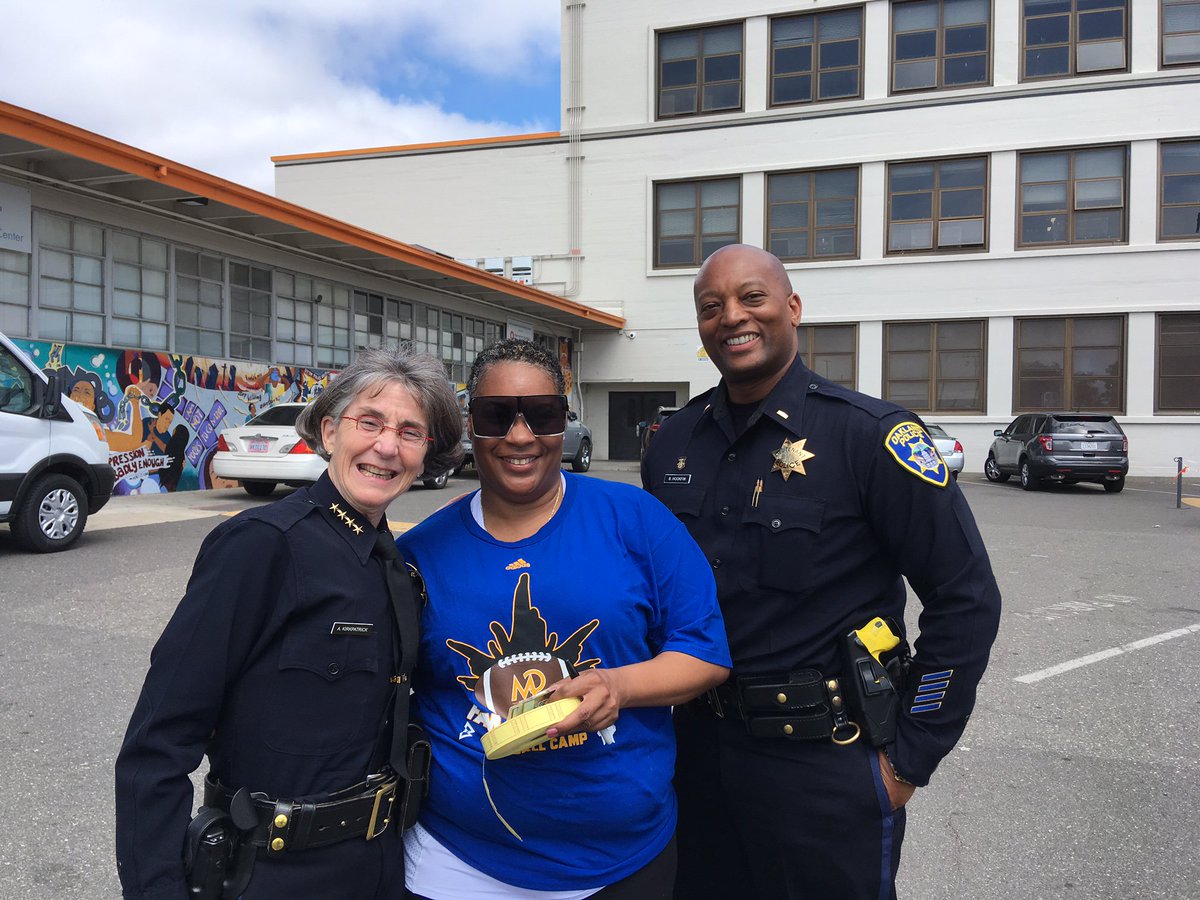 Oakland Police Dept. tweet media