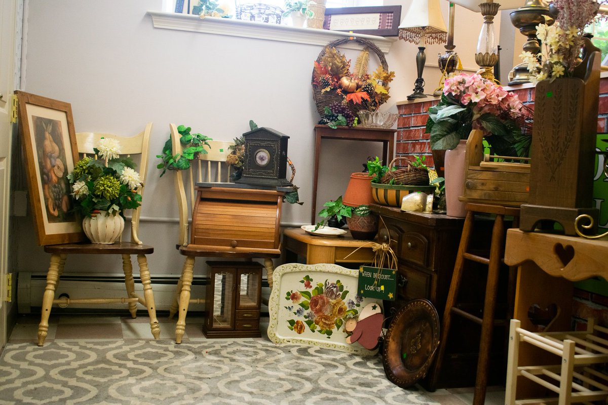 OutFITtersNH's tweet photo. With new items on the floor every day, it's always a treasure hunt! Stop into the store to see unique home décor like this and more! #manchesternh #newhampshire #nh #thriftstore https://t.co/UwU9UathE1
