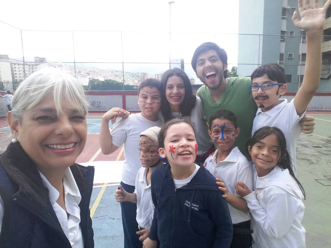 comisionp_edr's tweet photo. Cumpliendo con Programa El Concejo va a La Escuela, la Coordinación de Deportes y la de Recreación, asistieron al fin de año escolar de IEE Miriam Ohep de Vélez, parroquia El Paraíso @concejomcaracas @roquepsuv @Aleuidrb @ImdereCcs @AlcaldiadeCcs @ErikaPSUV https://t.co/NgePc6JR1z