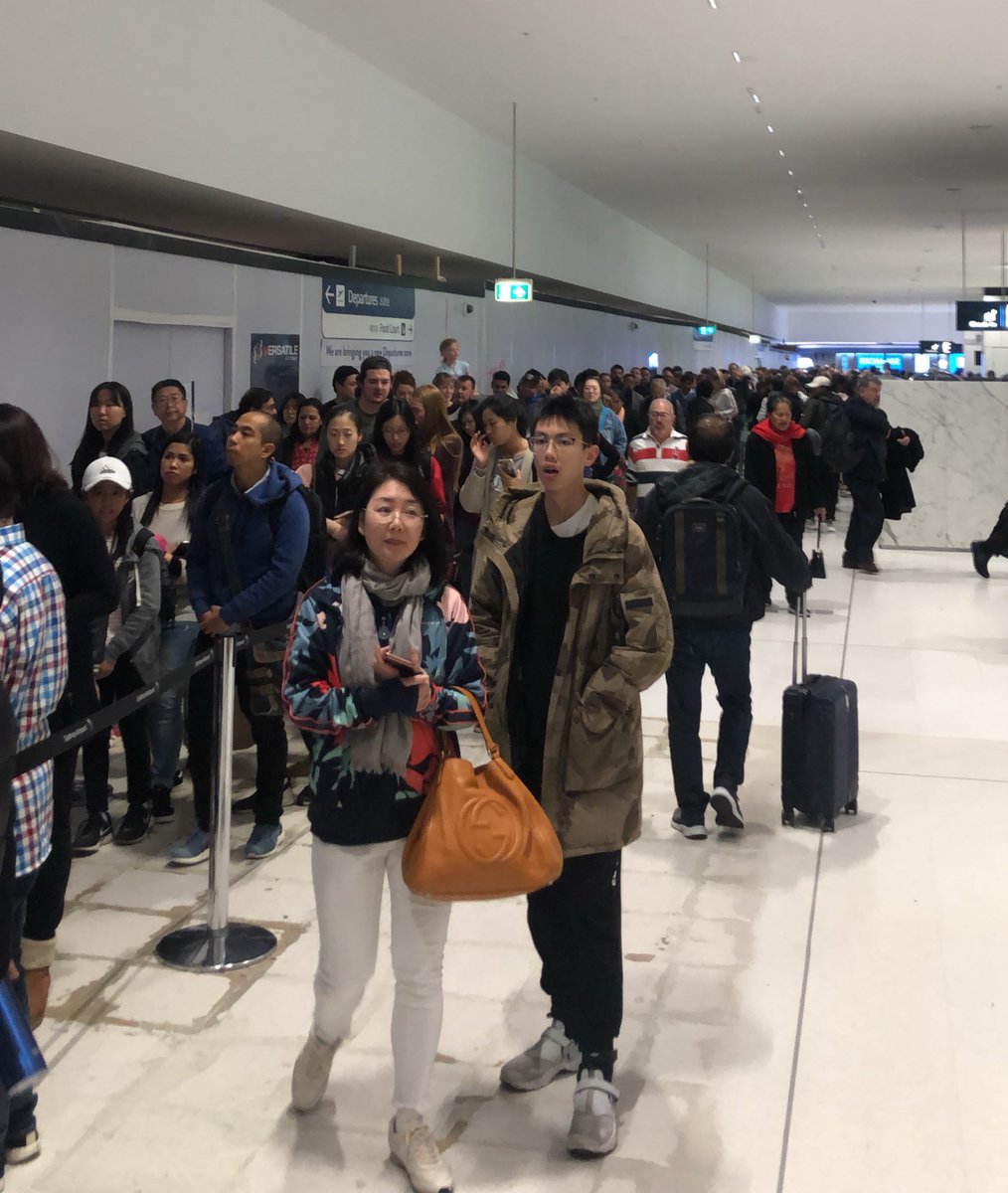 micro_thoughts's tweet image. Part of the 800m line in the departure hall just to get near immigration @SydneyAirport is a disgrace