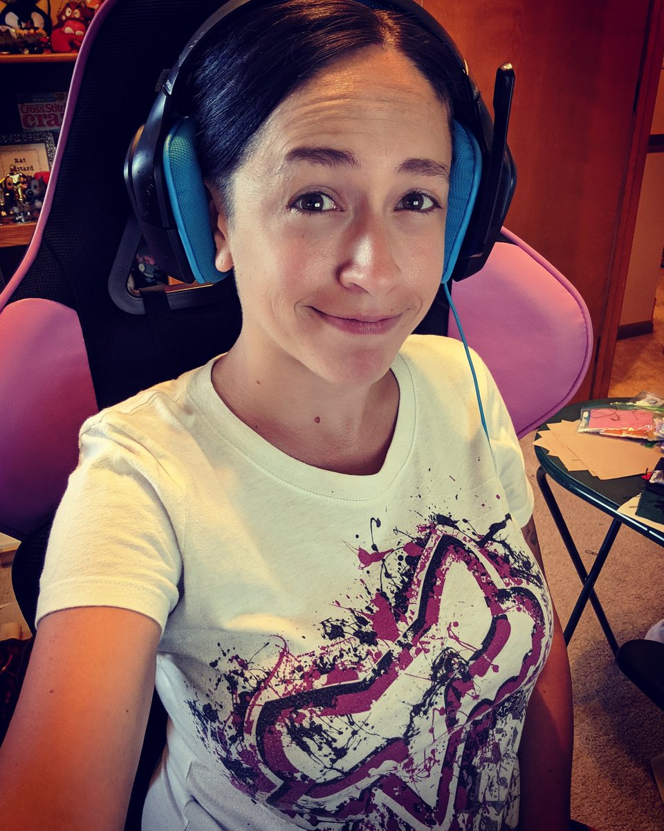MotoRuxin's tweet photo. T-shirt 87: Another Fox shirt! (Let's see how long it takes me to go through every t-shirt I own, wearing a different one every day!) #selfie #twitchstreamer #tshirtobsession #tshirtcollection #tshirts #twitchcreates #twitchcreative #foxriders #foxridersco https://t.co/38MGbcsuF2