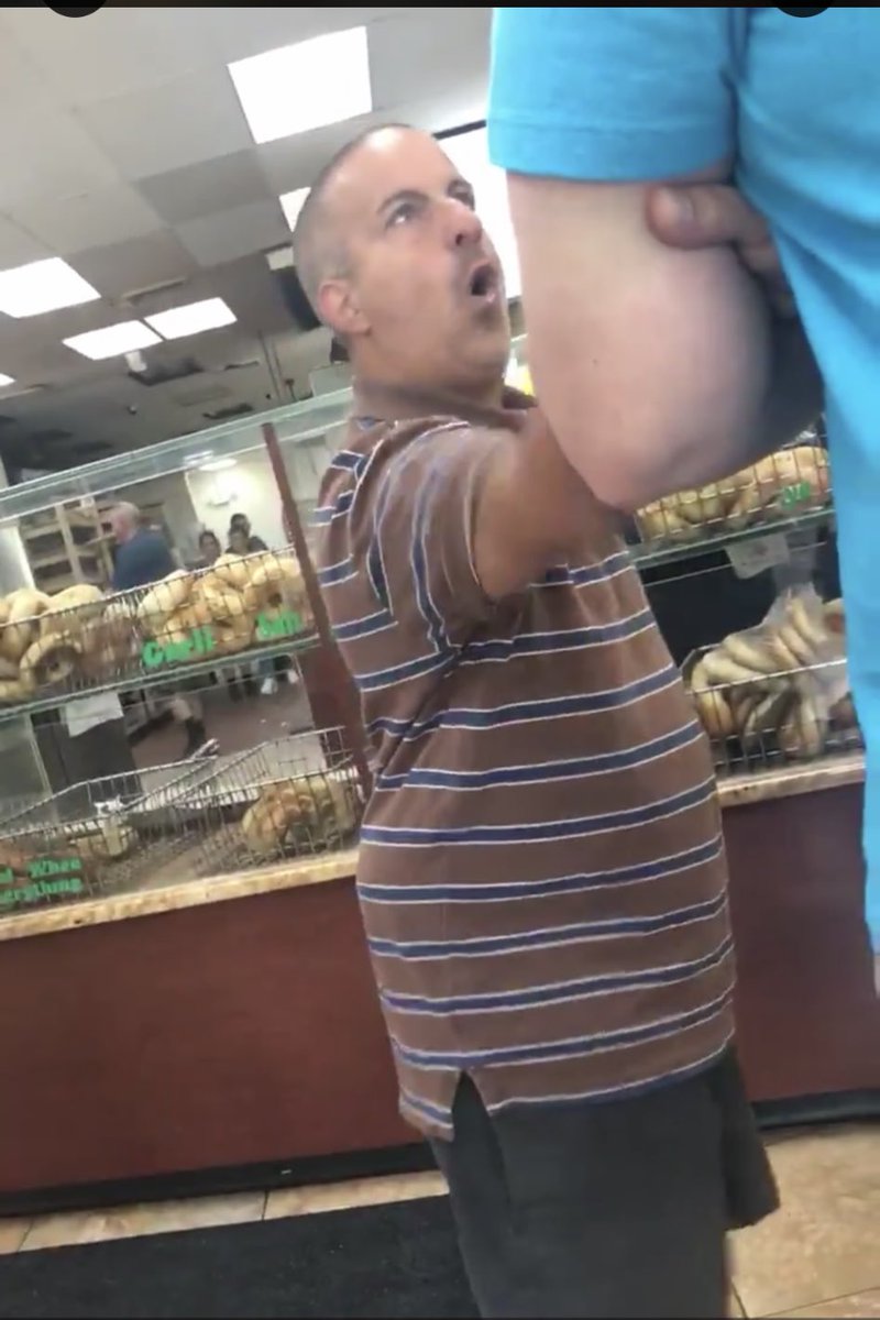 PullBillman's tweet image. Huge news, #bugcon2020 just got its first confirmed celeb guest. “Bagel Boss” will be having a seminar on dating in the big city. Here’s a preview, be tall fellas.