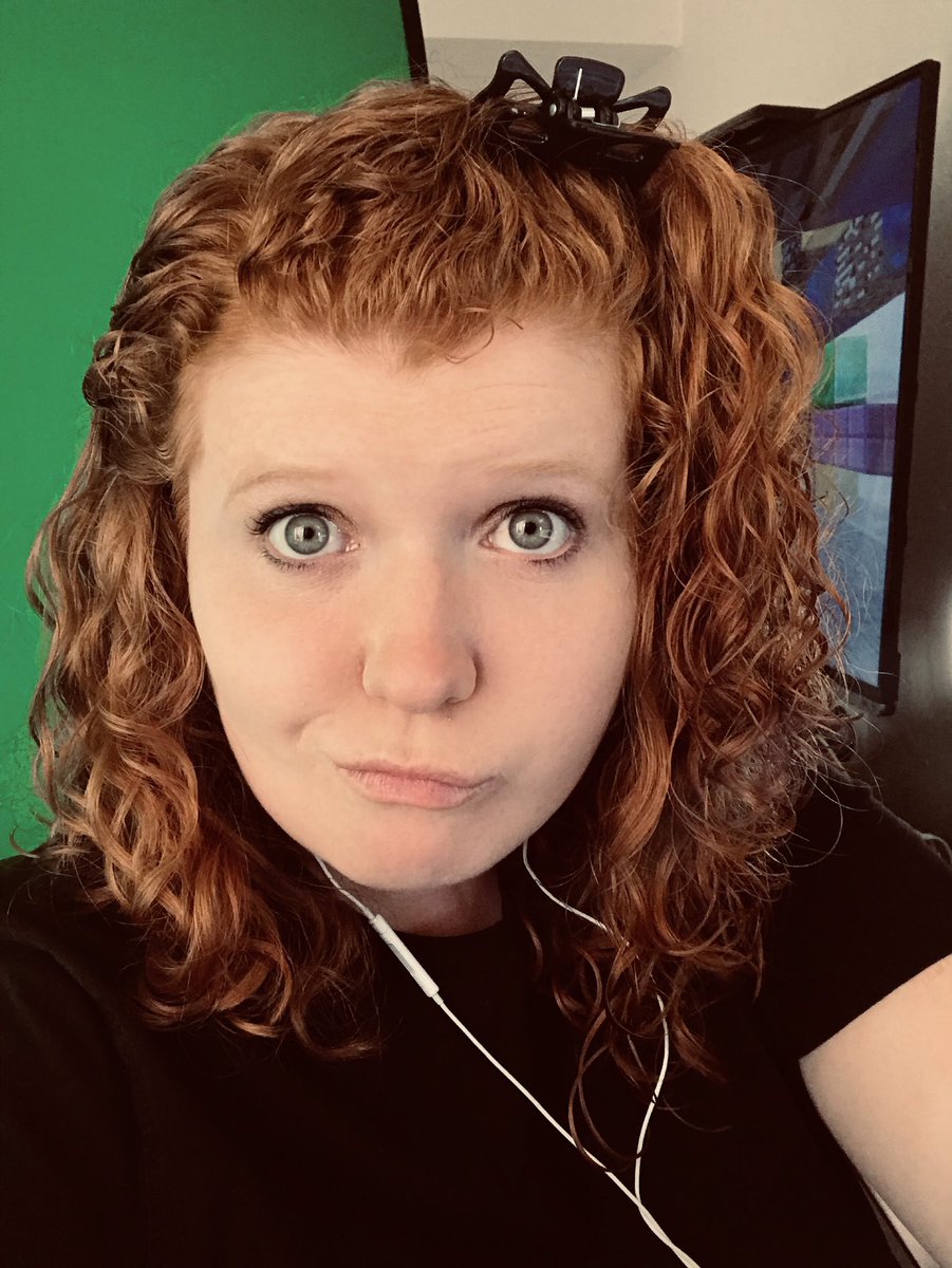 DaphyDuck91's tweet photo. Fairly sure I’m streaming like this tonight... Gotta dry dem roots! #gamergirl #hairfirst #CurlyGirl https://t.co/aAZOBLwqju