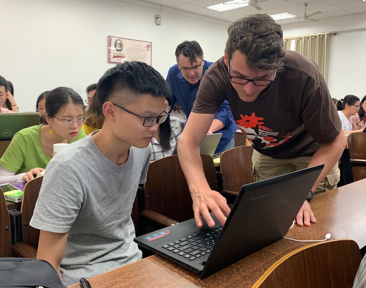 McKayGLIER's tweet photo. With @thijsfrenken at #SWU #2019GIP in #Chongqing delivering 1-week intensive #limnology curriculum through @NSF_BIO Environmental Data-Driven Inquiry & Exploration #ProjectEDDIE. @GLIERUWINDSOR @ScienceUWindsor https://t.co/wgHam8S0TA