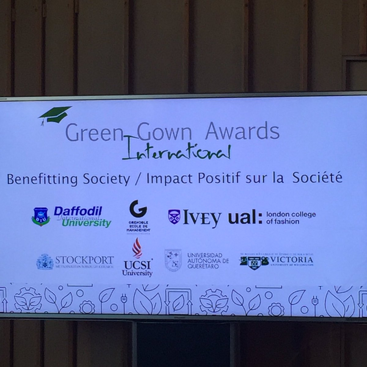 LorettoattheUN's tweet photo. Thrilled to be representing #LorettoCommunity at the @greengowns Green Gown Awards 2019 at the Institute for International Education @IIEglobal 
Cheers to the University of Victoria in Wellington
@NZUN for the benefiting society 🥇 Award! 
@LorettoNews @LorettoVols @InternLc https://t.co/bYjGamy7ao