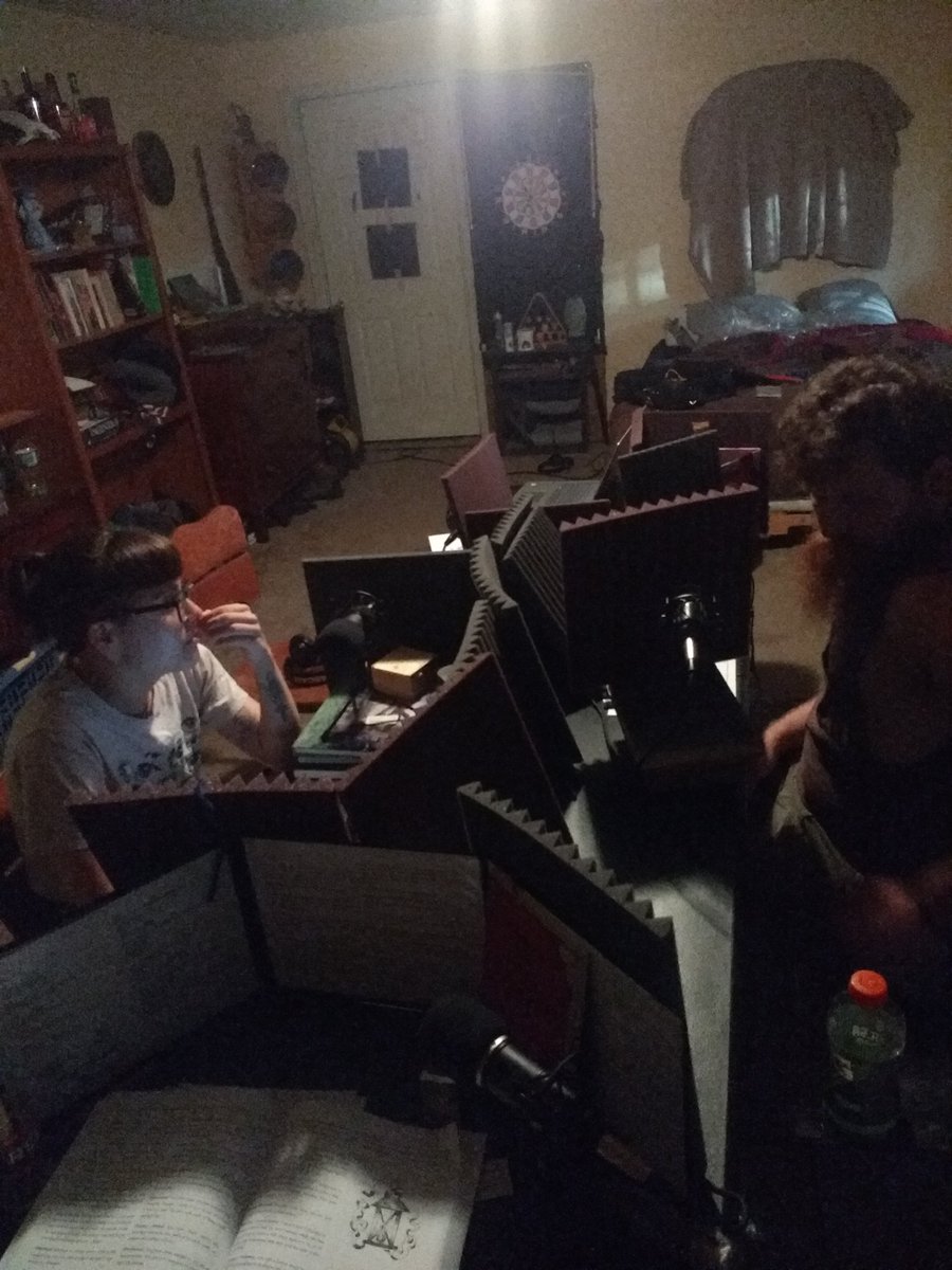 secrethearth's tweet photo. This is what a professional podcasting space looks like.
#totallytakingthisseriously #progamers #podcastexperts https://t.co/A8M9mudDms