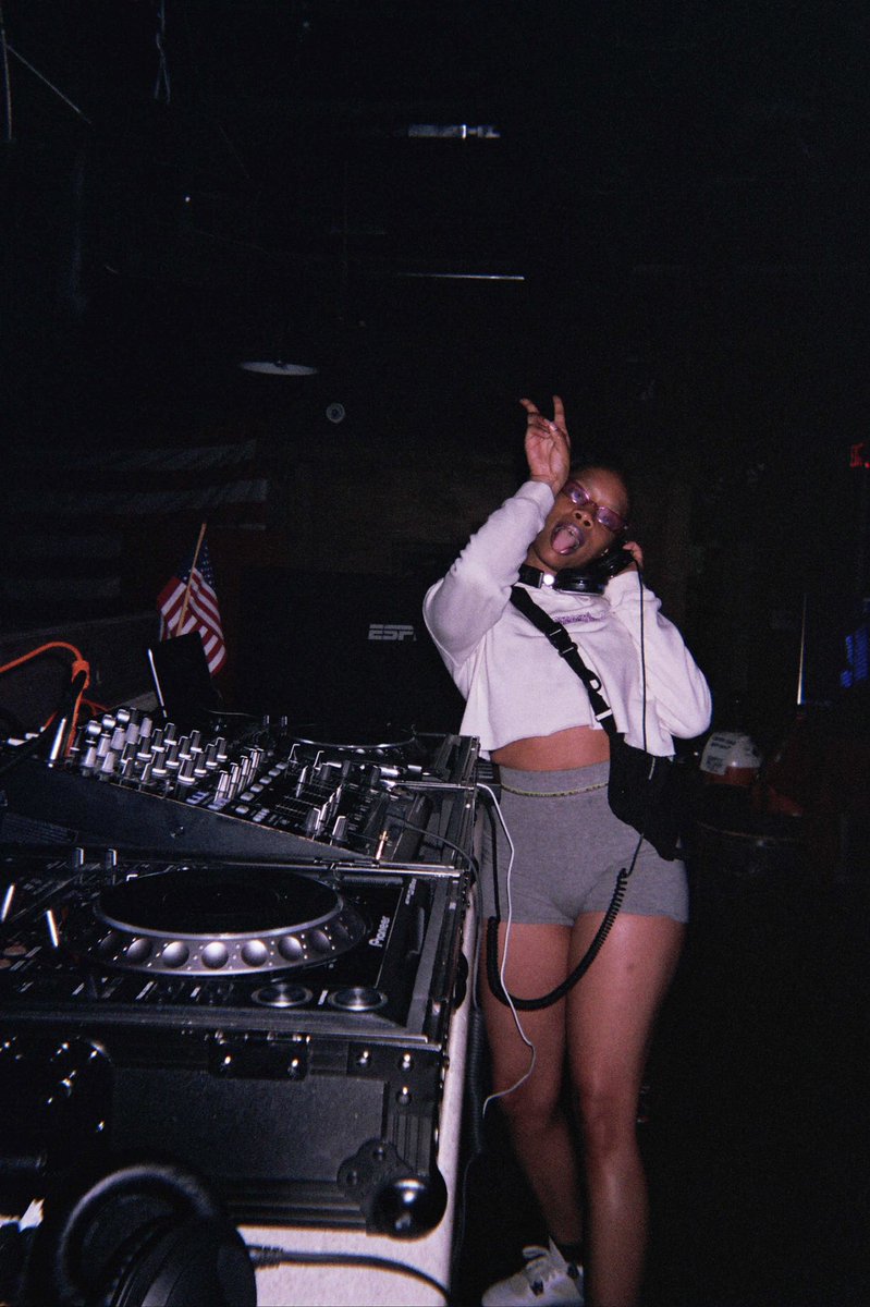 lilratchetsoul's tweet photo. s/o #trapathon &amp; s/o my babe @anrosema for these fire ass film shots 💜☔️💜 https://t.co/KL9PKcgrDp