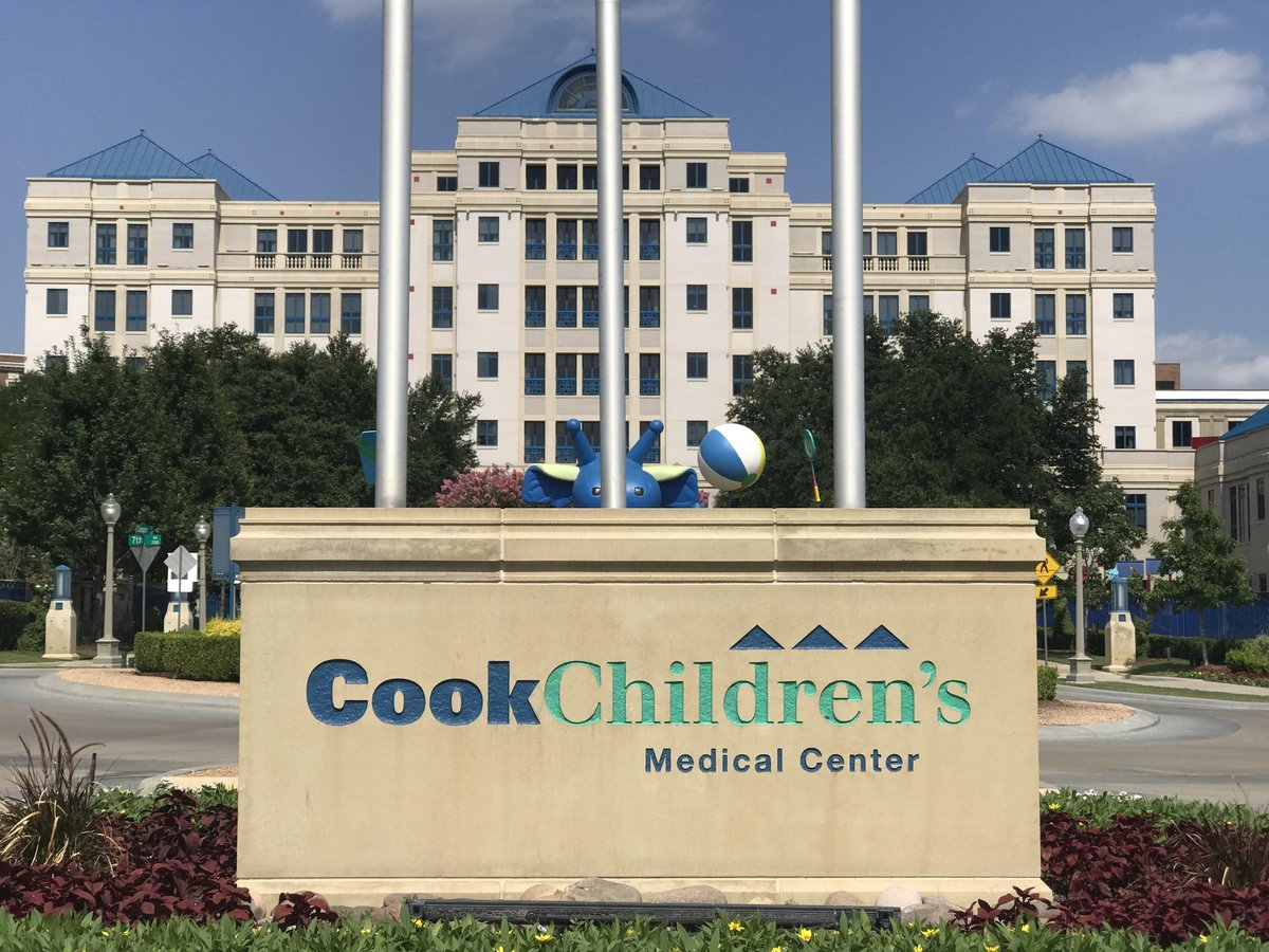 DeejayKnight's tweet photo. Hey, fam!
I apologize for the lack of stream today, but there was a GREAT reason for it: If you've checked out my Twitter bio any time recently, you'll see that I'm a proud #ExtraLife Ambassador.
Today I toured Cook Children's Medical Center, the center I support.
A thread. π https://t.co/9dfkqMTpdb