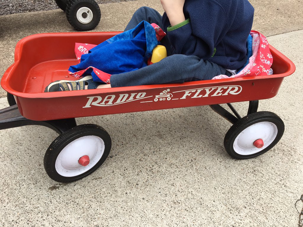 dailystem's tweet image. Reduce, Reuse, &amp;amp; Recycle ♻️ ♻️ 
...but too often we forget to emphasize Repair!
Help your kids fix something instead of throwing it away!
#Sustainability #STEM #DIY #parenting