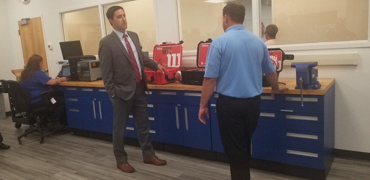 zachreed12's tweet photo. Today, @FrankLaRose toured #HALTEC Corporation in Columbia County. The company which provides air inflation systems for every football in the @NFL
It was good to see HALTEC Corporation not only staying in #Leetonia but expanding their operations. Thank you. https://t.co/JPkzEbdhXg