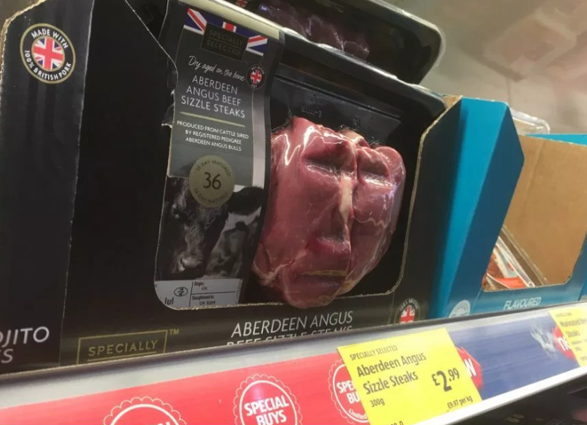 arlenestuartuk's tweet photo. Aldi shopper in Croydon was stunned to see the face of Vladimir Putin staring back at him in the meat isle! People are now RUSSIAN to buy their own oligarch! #wtf #forth1 #mosCOW #meatface https://t.co/yG1gHS0ISQ