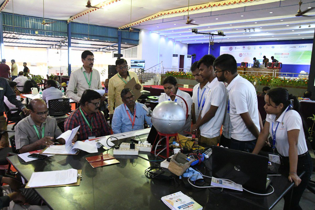 veltechofficial's tweet photo. Day 3 #Smart_India_Hackathon at @VT_Univ #SIH2019 #SIH2019HardwareEdition #SIH2019GrandFinale @SIH2019 @innovation @HRDMinistry @Persistentsys @AICTE_INDIA @mhrd_innovation @i4CIndia https://t.co/CzTjNifKbU