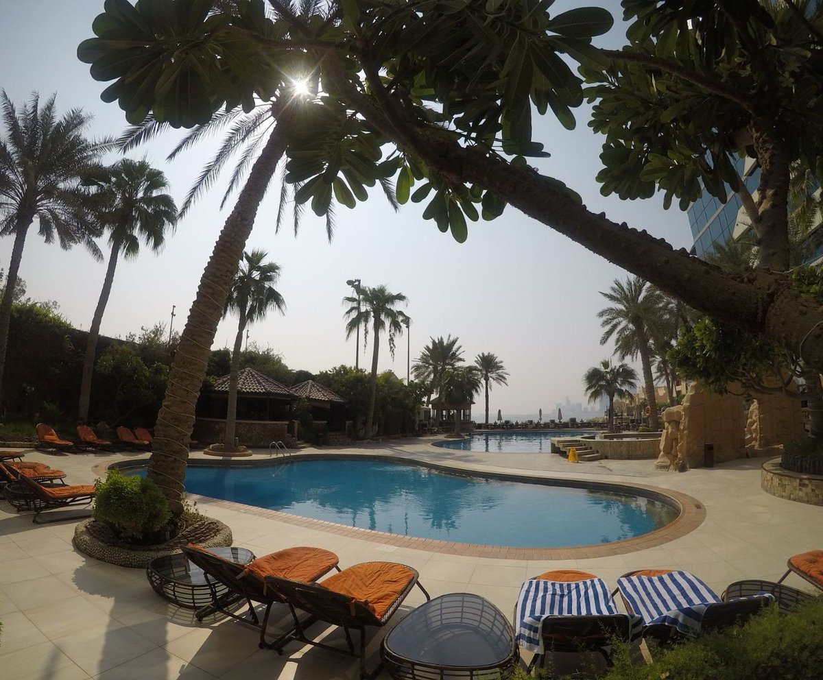 EliteResortSpa1's tweet image. Paradise at the heart ❤ of the city!
This weekend, Swim and Dine with your family for only bhd. 10 ++ 
.
Please call 3 888 4415 for inquiries and reservations!
.
#WHENINRESORT #mylite #Mybahrain #mybahrainsummer #swim #dine #Thursday #thursdaymood #GOODVIBES #Elitersortandspa