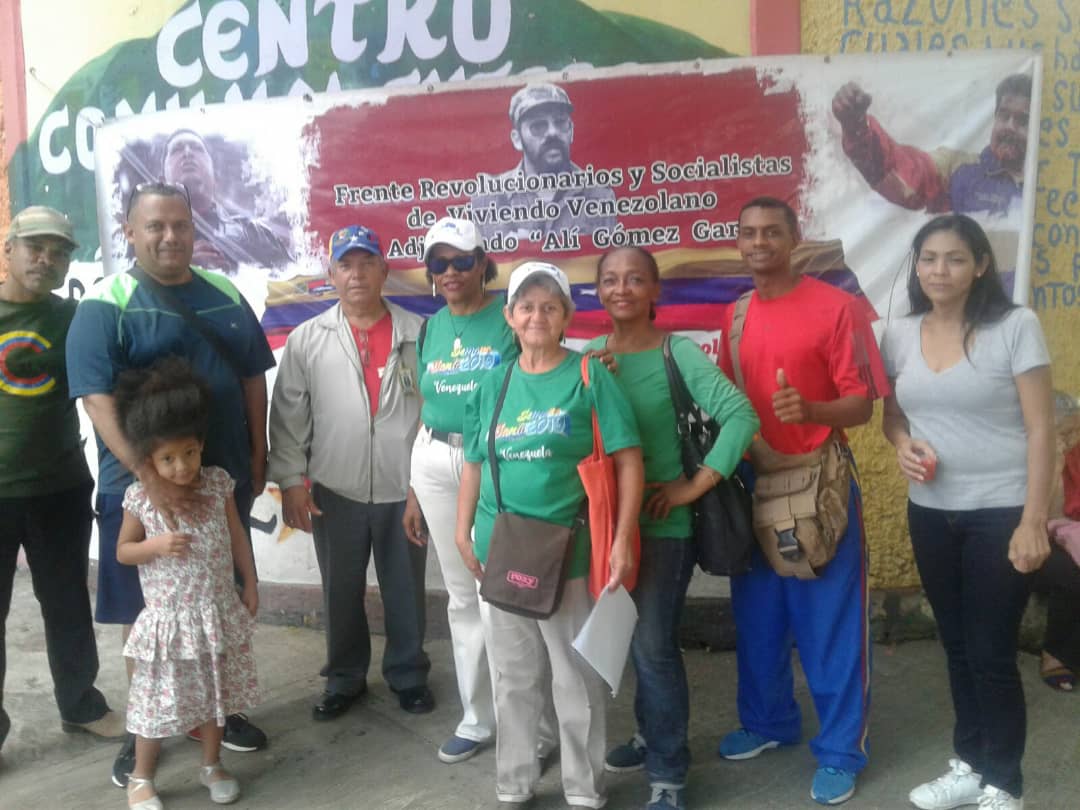 comisionp_edr's tweet photo. Frente de Viviendo Venezolanos El Samán, en la Combativa Parroquia La Vega, frente al Teatro Ali Gómez García @roquepsuv @concejomcaracas
#ViviendasDignasParaElPueblo https://t.co/u9g2JgaMKO