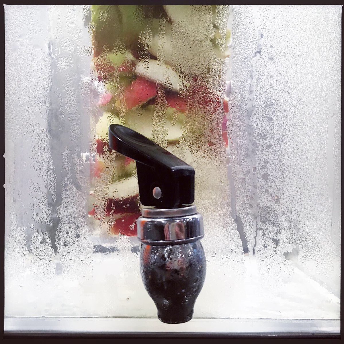 FiveFootPhotog's tweet photo. Eating #dessert first at Nelson. I’m glad the current generation of Bobcats can still enjoy soft serve over Cinnamon Toast Crunch. Also, fancy fruit water?!?! #ouhsjw @ohiou  #sundaesundae #seeninathens https://t.co/8mR9N4j9fT