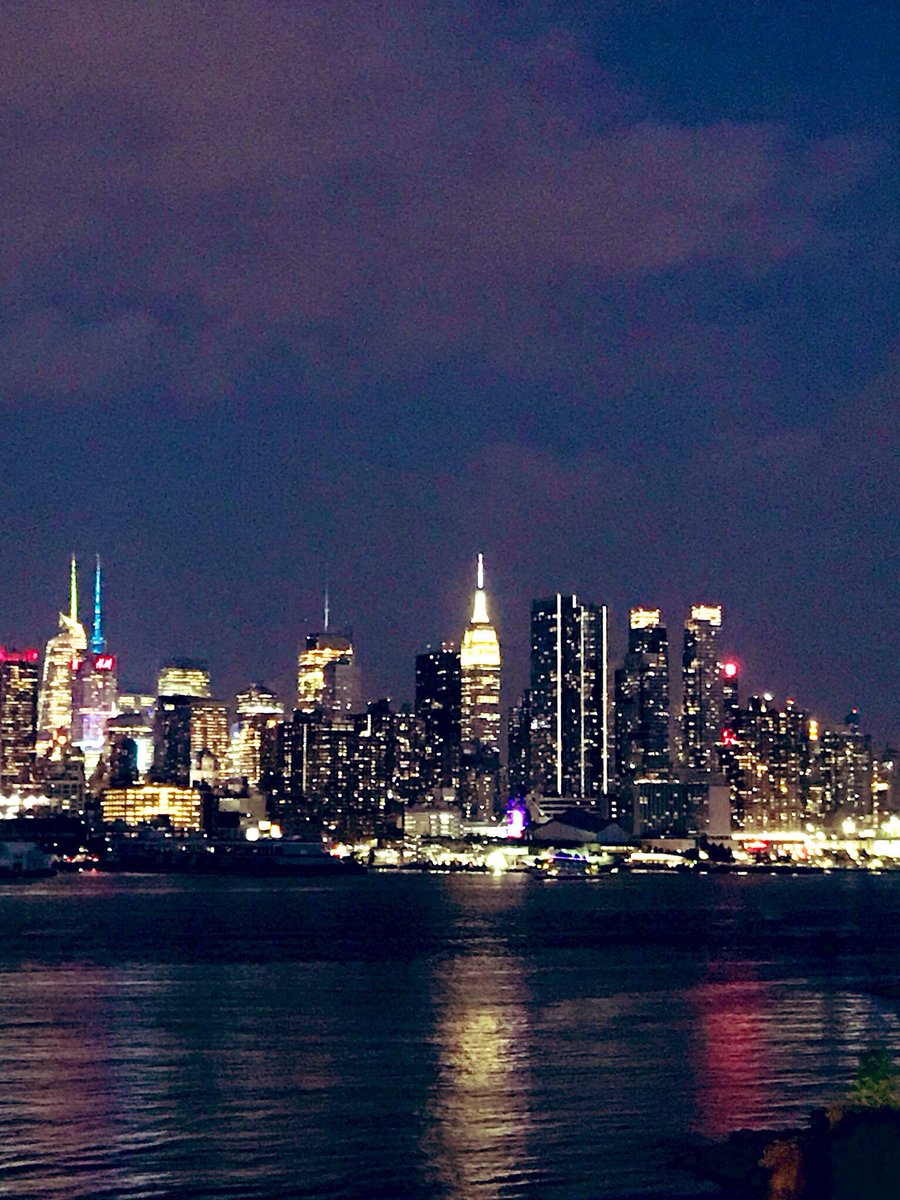 DataExpedition's tweet image. @MarriottBonvoy Don’t let the secret out about the Envue Weehawken (that’s NJ - an 8 min. ferry ride for $9 from Manhattan) being open #killerview #BRANDNEW @autographhotels