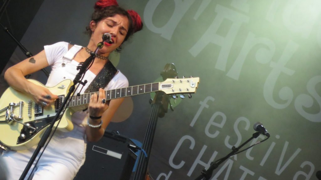 Alain_Marche's tweet image. Quelques jours après, petit retour sur Confluent d’Arts : un monde fou au château de la Rivière pour #ThomasDutronc et ses Esprits Manouches, avec en première partie #Naya. C&apos;était une merveilleuse soirée que je n&apos;oublierai jamais ! 😍🙏 france3-regions.blog.francetvinfo.fr/cote-chateaux/…