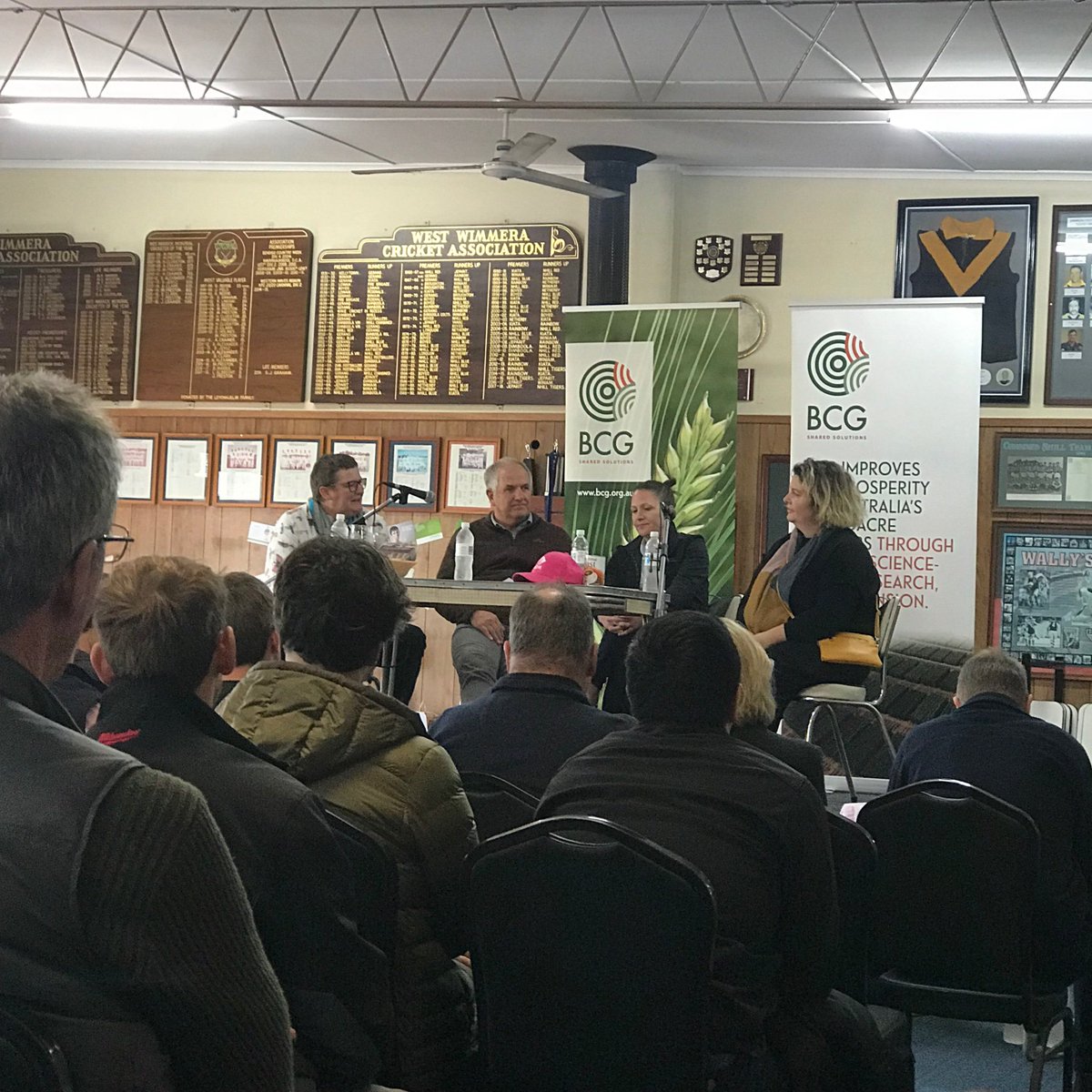 AngelaMazur19's tweet photo. So you fell in love with a farmer? Can relate!! #TalkingFarming @Think_Agri @BCG_Birchip https://t.co/firZKRDE31