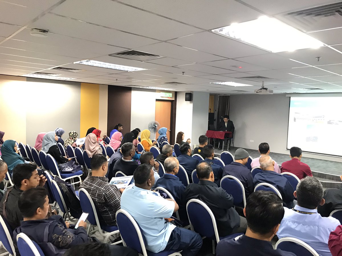 JKRKualaLumpur's tweet photo. 11 Julai 2019 : Satu Taklimat Produk “New Stainless Steel Coating On FRP Panel Tank” daripada WEIDA Marketing Sdn Bhd di @JKRKualaLumpur
@JkrklWp
@MOWorks
@JKRMalaysia
#TogetherWeDeliver
#WorkAsAFamily https://t.co/SEA6L74nKS