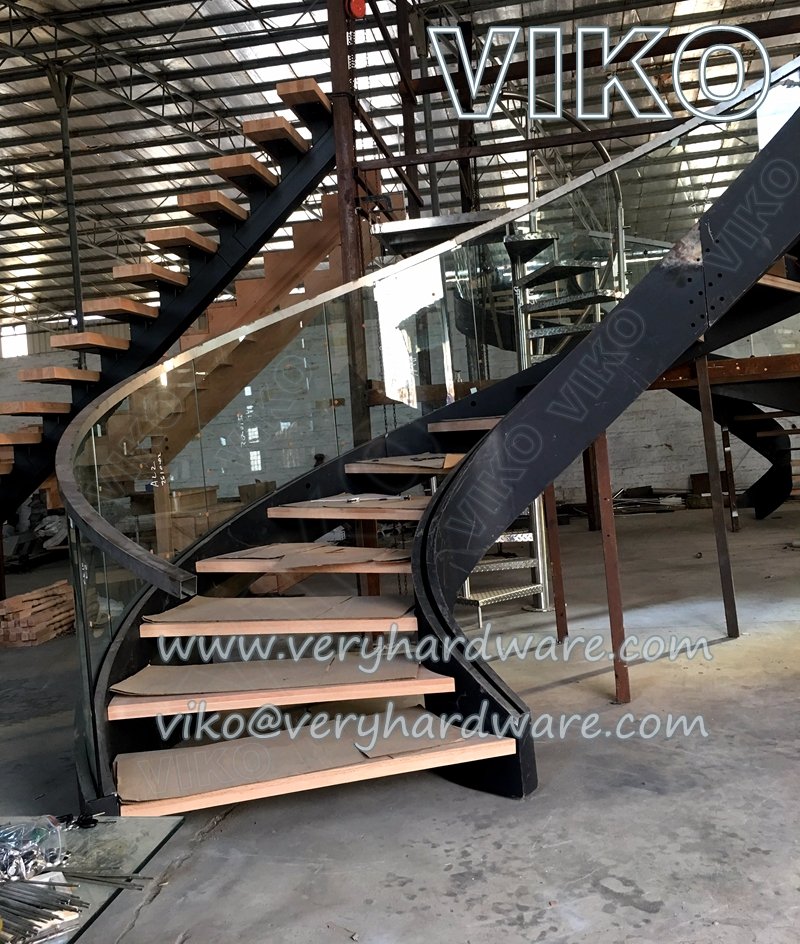 WingVery's tweet image. Factory-installed black carbon steel curved staircase.
veryhardware.com viko@veryhardware.com very@veryhardware.com Eva Li Mobile: 86 13620350221 #veryhardware #vikostair #sydney#northshore #melbourne#australia#spiralstair #steelstairs #stairs#architecture #architectural