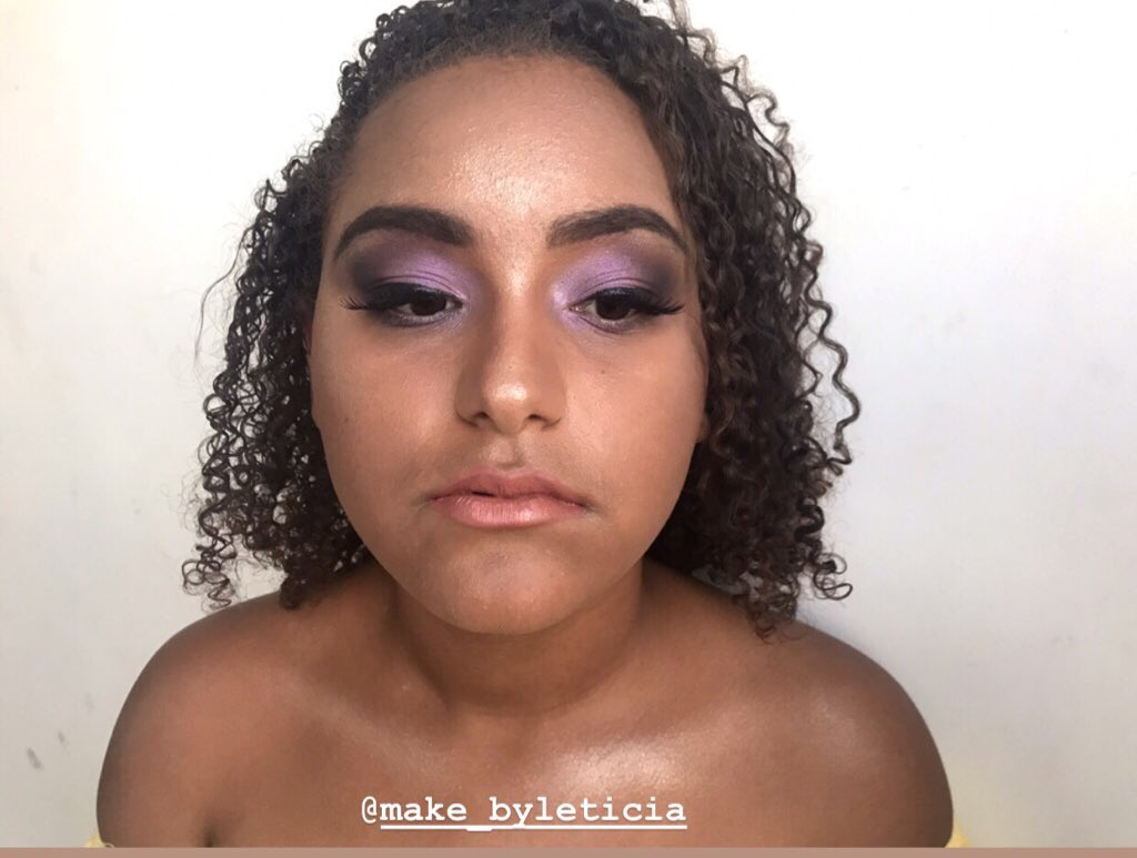 Make_byleticia's tweet photo. ✨ Técnica de hoje: Pele negra.✨
Por: @Princesslet_ @Make_byleticia
#makeup #pelenegra #makepelenegra #makeroxa #batomnude #makebyleticia #Makero
Antes & Depois https://t.co/6u1d2r8QQh