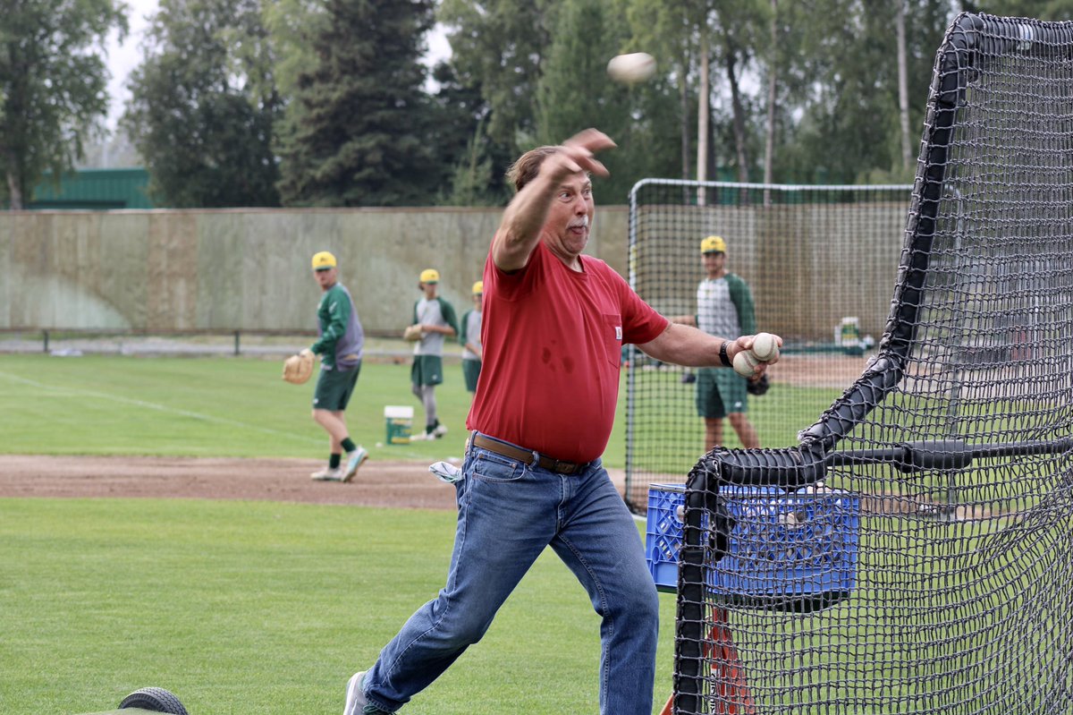ABLMiners's tweet photo. GMs who can throw batting practice> https://t.co/SeIMuPMksV