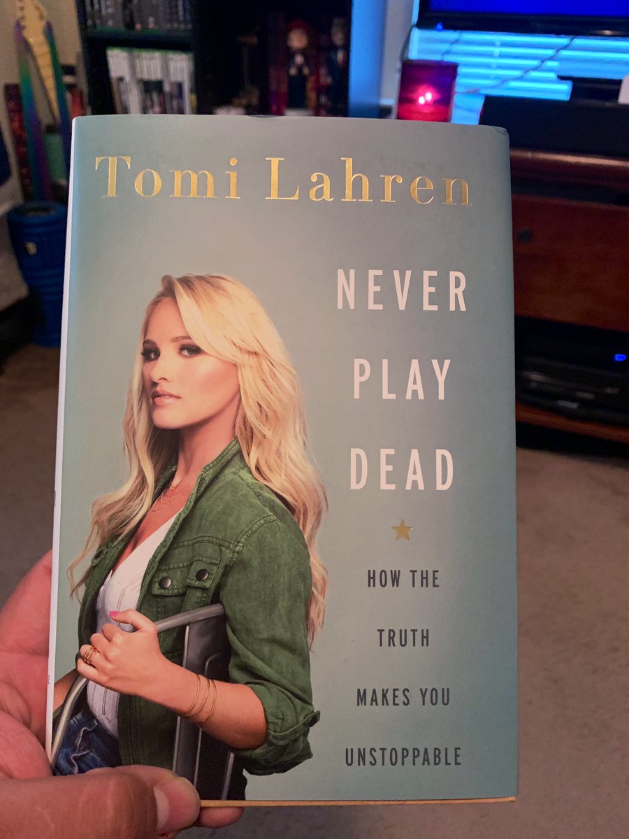 iiBuddExXx's tweet photo. @TomiLahren My copy finally came in today!
Believe it or not, you have fans in commie California ๐๐ผ๐๐ผ
#MakeAmericaGreatAgain ๐บ๐ธ
#LatinosForTrump
#Lexit
#NeverPlayDead https://t.co/Eqm9H53ReW