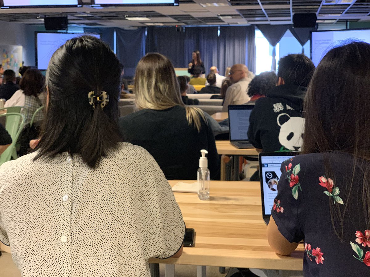 ⚡️⚡️ Learning about design principles in healthcare with the one and only <a href="/christinabeard/">Christina Beard</a> of <a href="/Collective/">Collective Health</a> ⚡️⚡️ #DesignforHealthcare