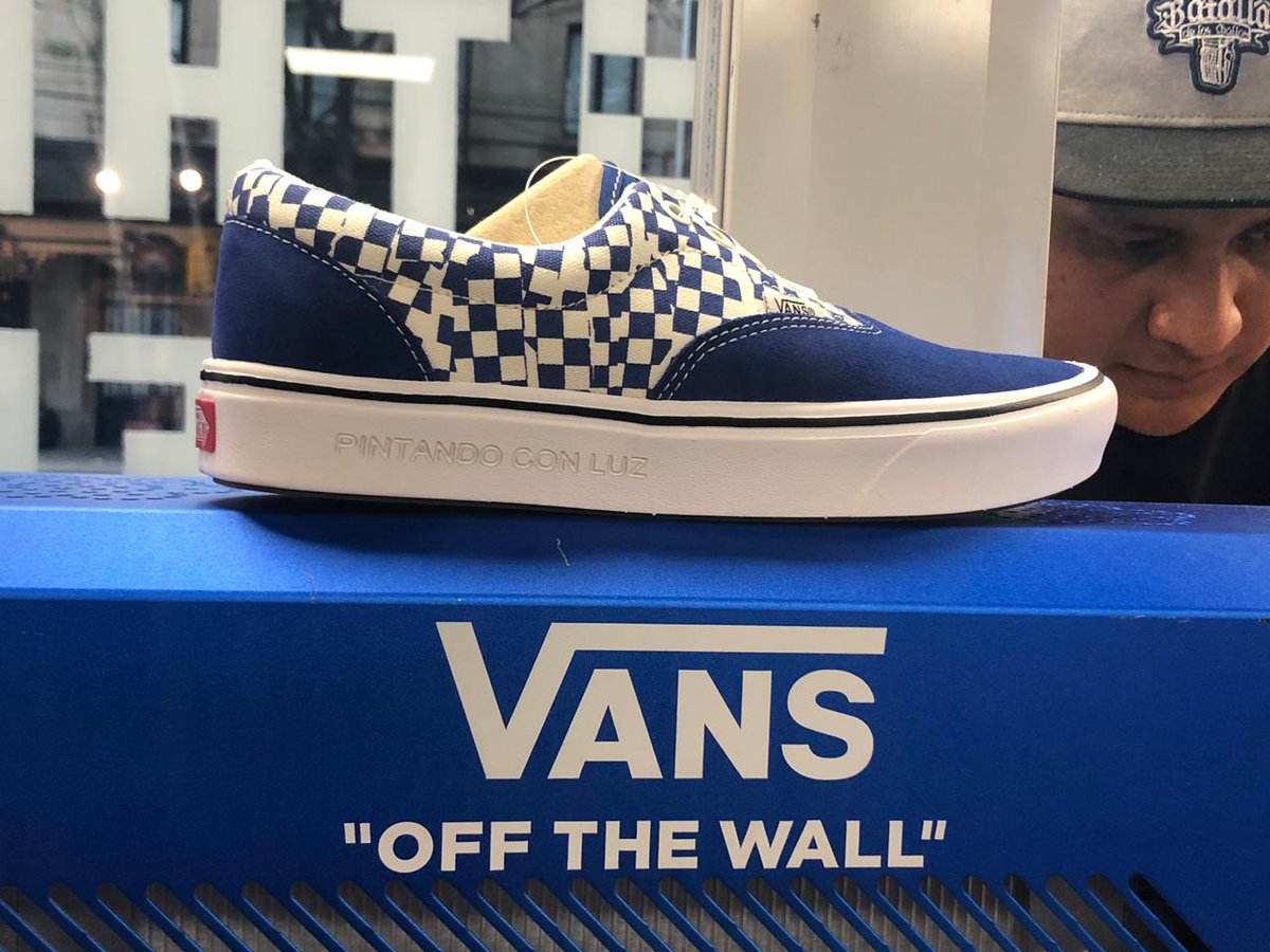 vans negras pintadas